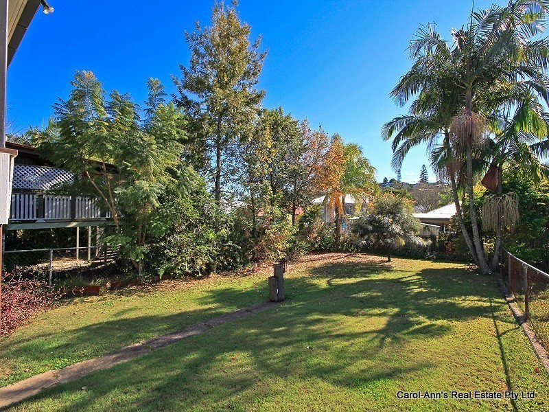 140 Macrossan Avenue, Norman Park QLD 4170