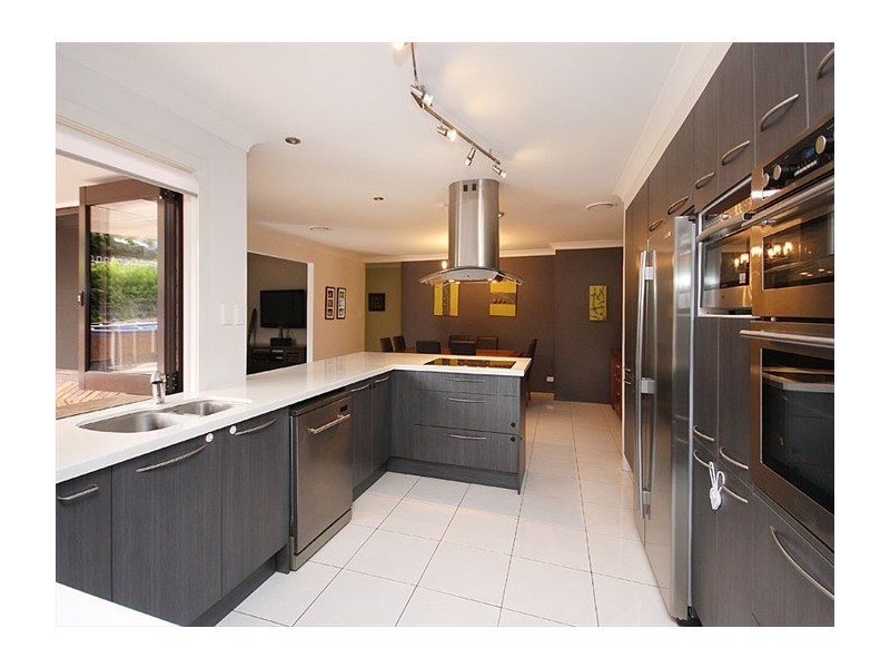 5 Baguette St, Carina QLD 4152