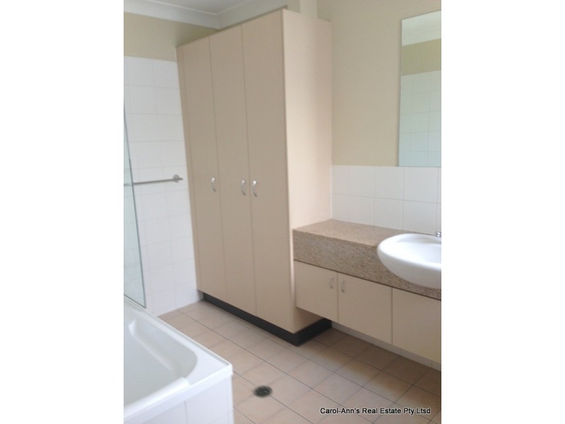 3/8 Grout Street, Macgregor QLD 4109