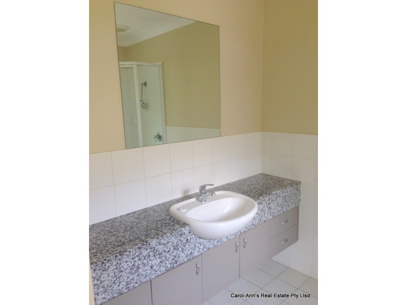 3/8 Grout Street, Macgregor QLD 4109