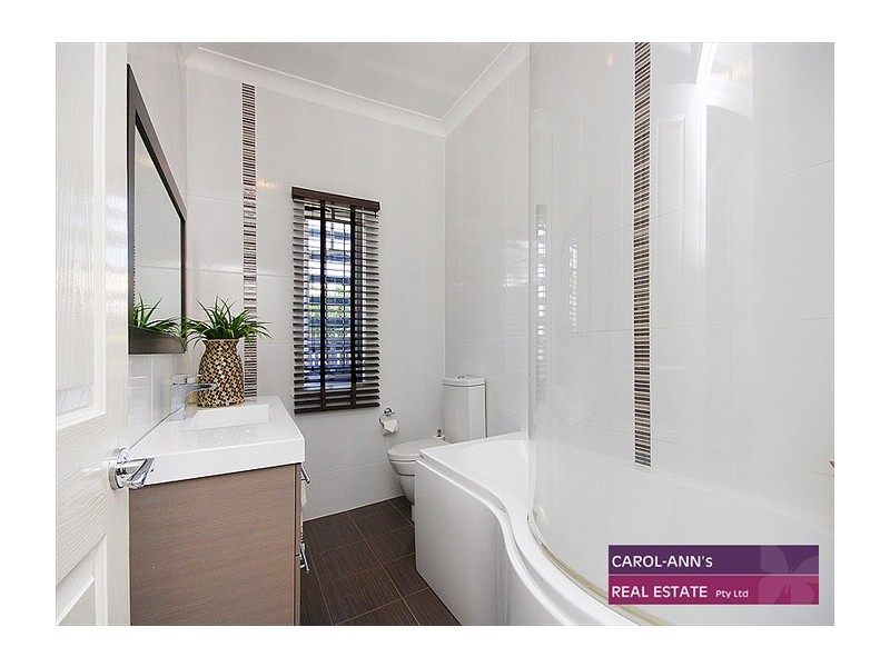 23 Duke Street, Cannon Hill QLD 4170