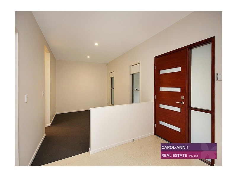 5 Barton Road, Balmoral QLD 4171