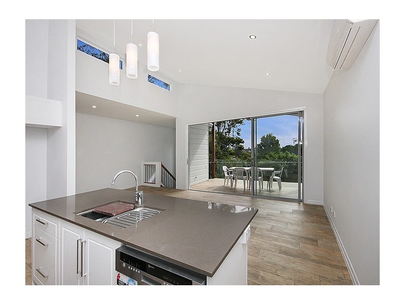 2/23a Marian Street, Coorparoo QLD 4151