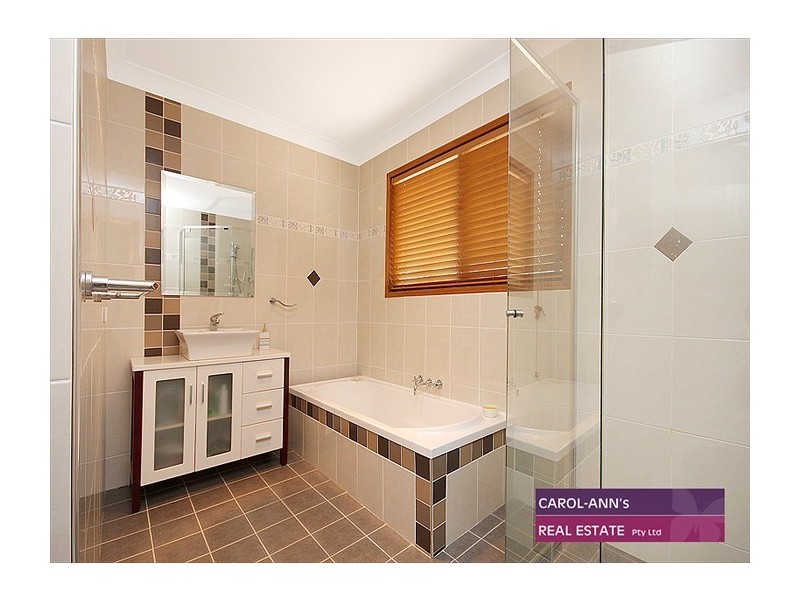 12 Laglan Street, Carindale QLD 4152