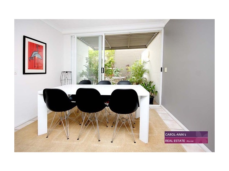 2/92 Norman Cres, Norman Park QLD 4170