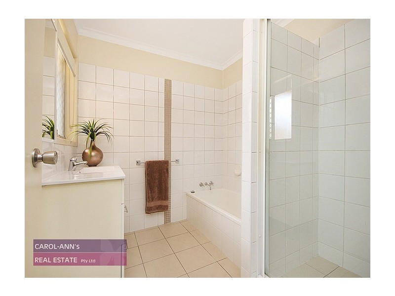 4 Woodsiana Street, Robertson QLD 4109