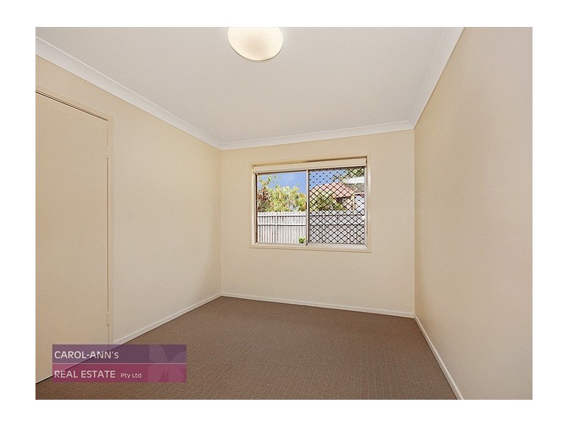 4 Woodsiana Street, Robertson QLD 4109