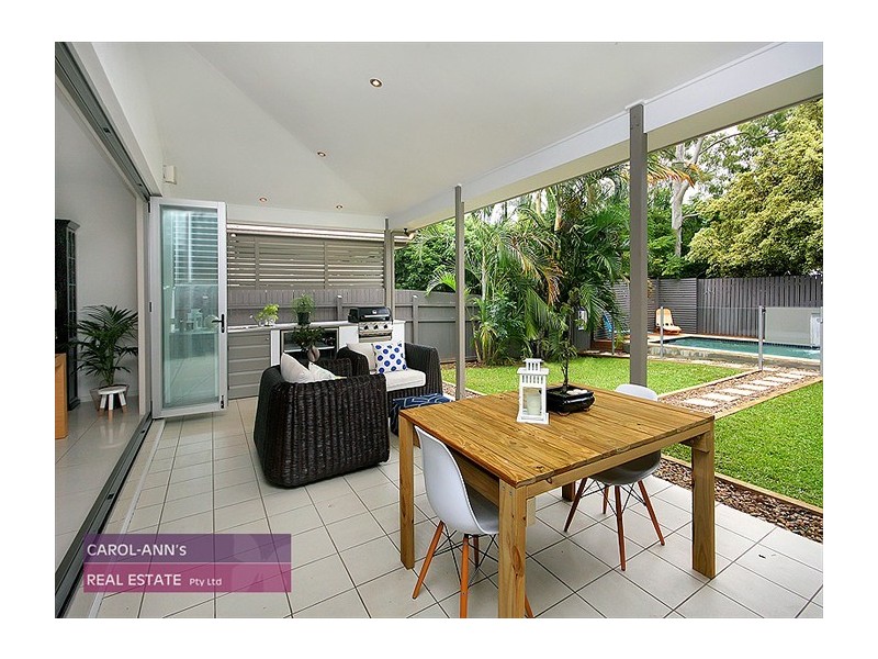 10 Sphinx St, Balmoral QLD 4171