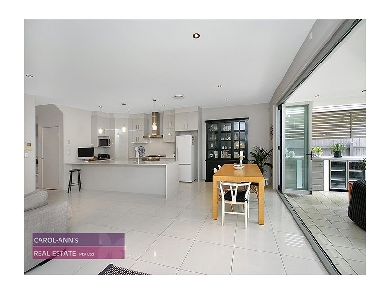 10 Sphinx St, Balmoral QLD 4171