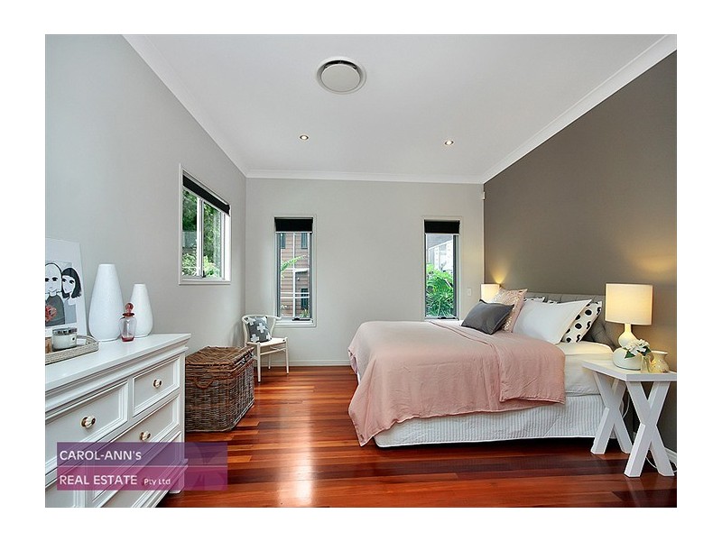 10 Sphinx St, Balmoral QLD 4171