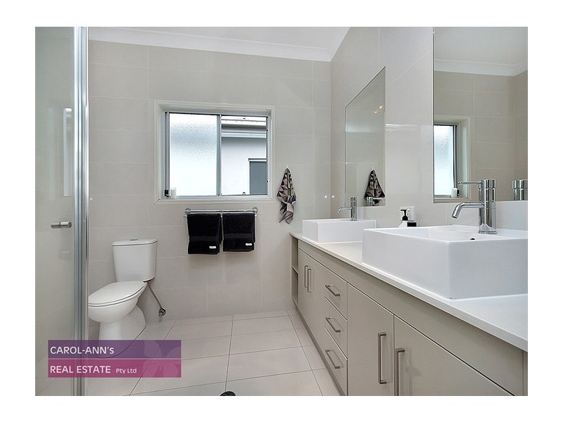 10 Sphinx St, Balmoral QLD 4171