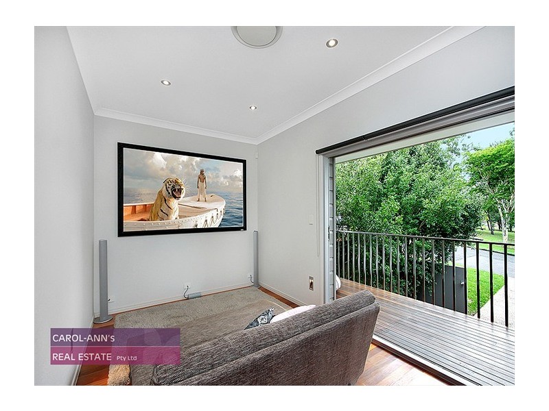 10 Sphinx St, Balmoral QLD 4171