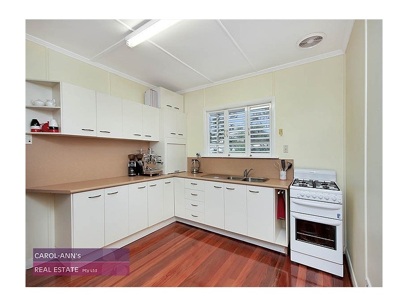 96 Thynne Avenue, Norman Park QLD 4170