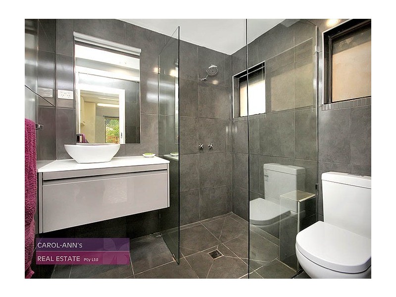 96 Thynne Avenue, Norman Park QLD 4170