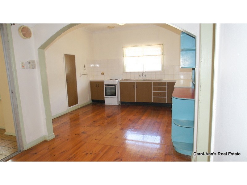 203 Riding Road, Hawthorne QLD 4171