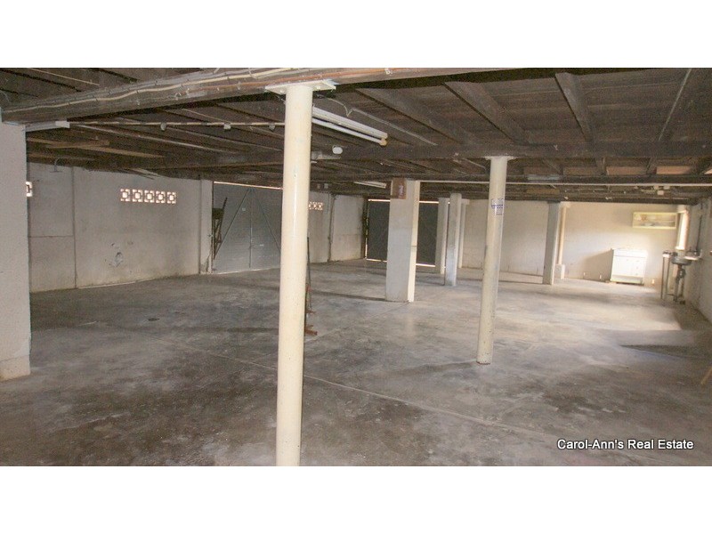 203 Riding Road, Hawthorne QLD 4171