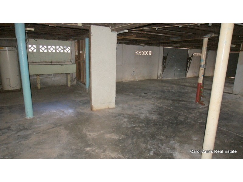 203 Riding Road, Hawthorne QLD 4171