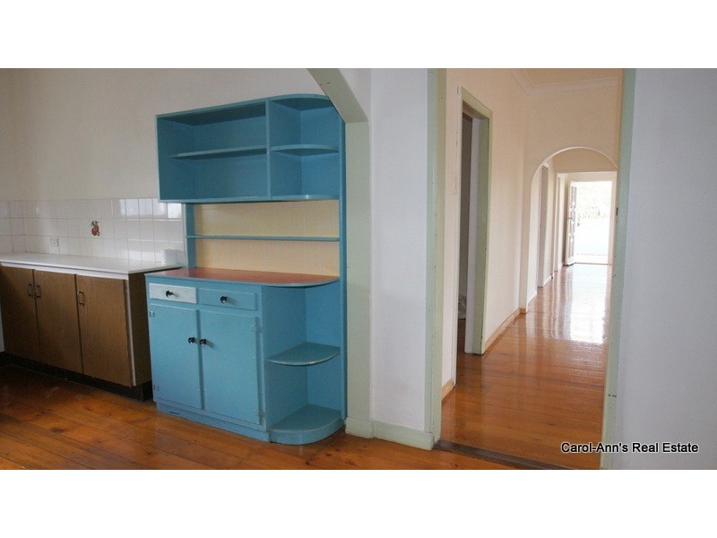 203 Riding Road, Hawthorne QLD 4171