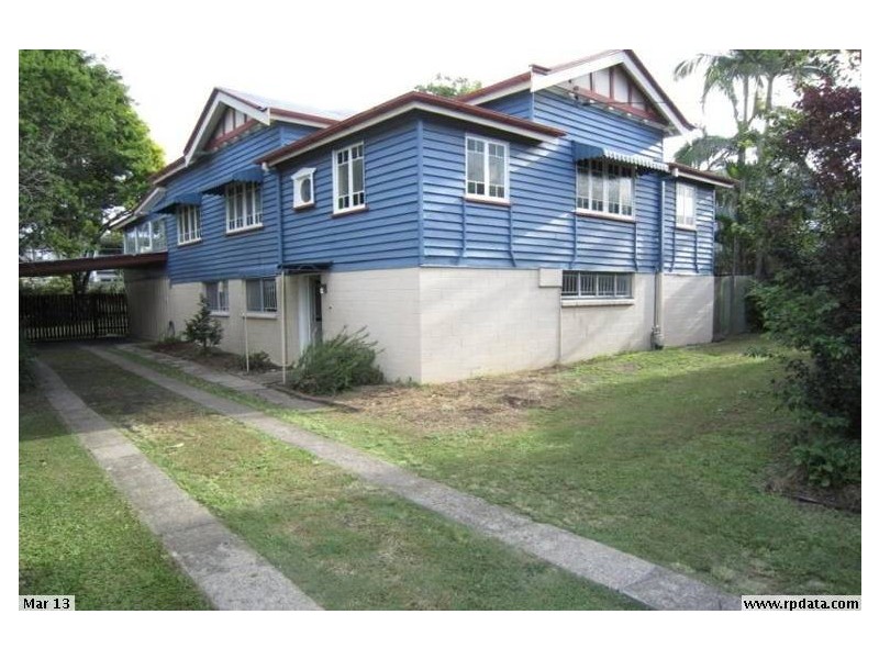 126 Barton Road, Hawthorne QLD 4171