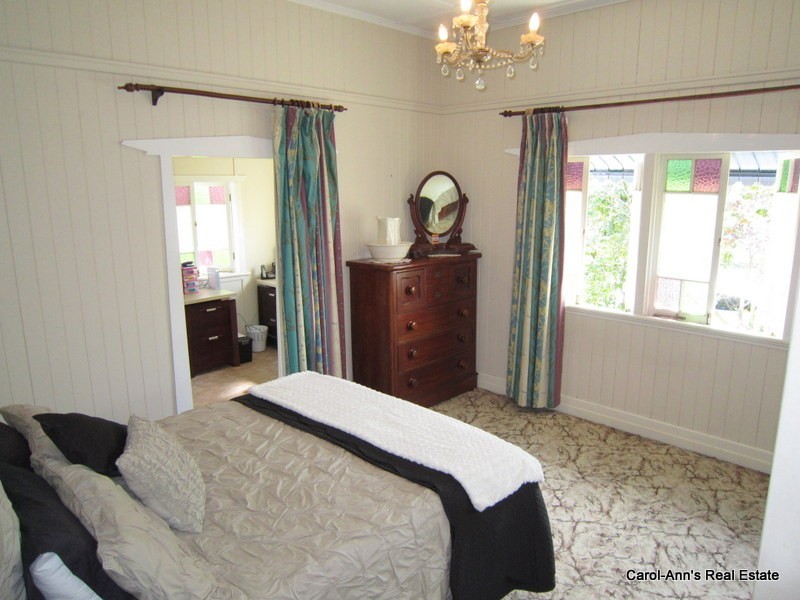 126 Barton Road, Hawthorne QLD 4171