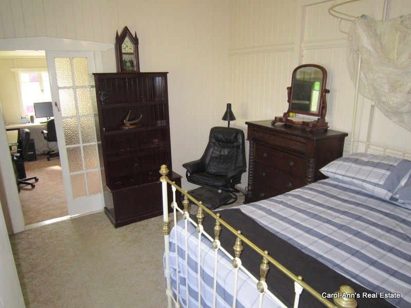 126 Barton Road, Hawthorne QLD 4171