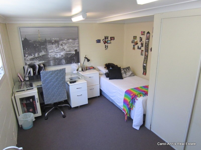 126 Barton Road, Hawthorne QLD 4171