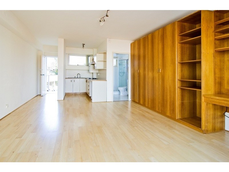 34/17 East Crescent Street, Mcmahons Point NSW 2060