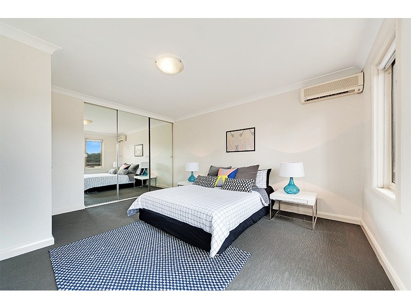 33 Walkers Drive, Lane Cove NSW 2066