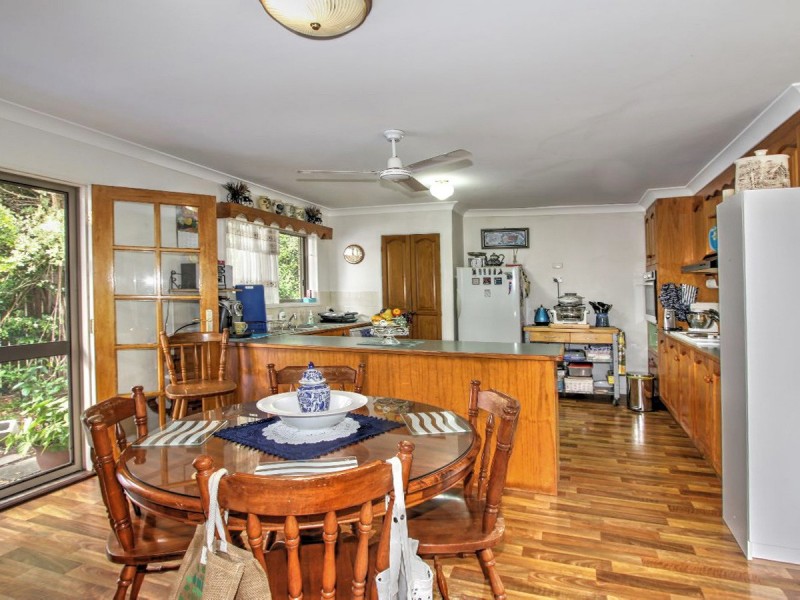 61 Helsham Street, Point Vernon QLD 4655