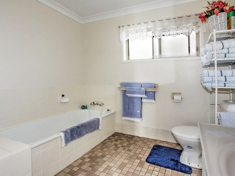 61 Helsham Street, Point Vernon QLD 4655