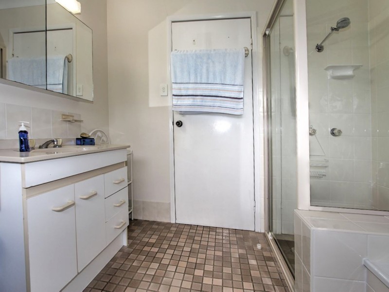 61 Helsham Street, Point Vernon QLD 4655