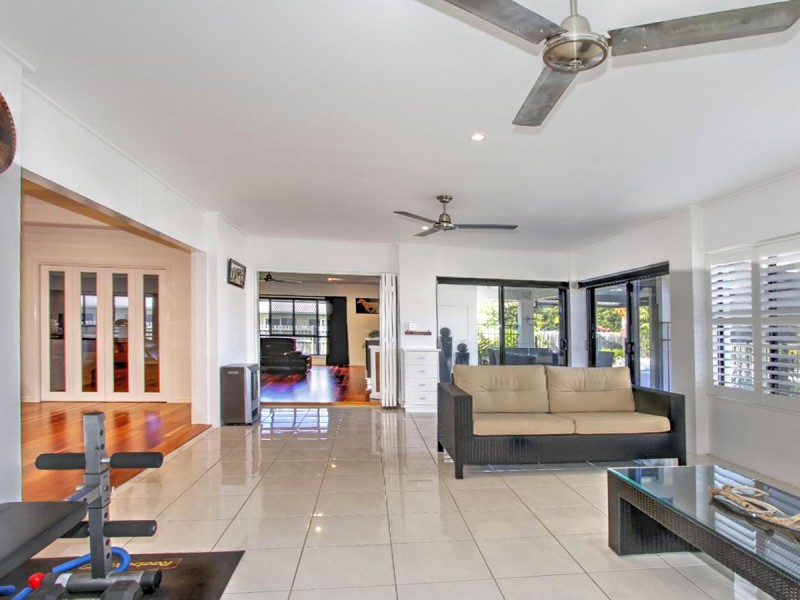 5 Pinehurst Drive, Wondunna QLD 4655