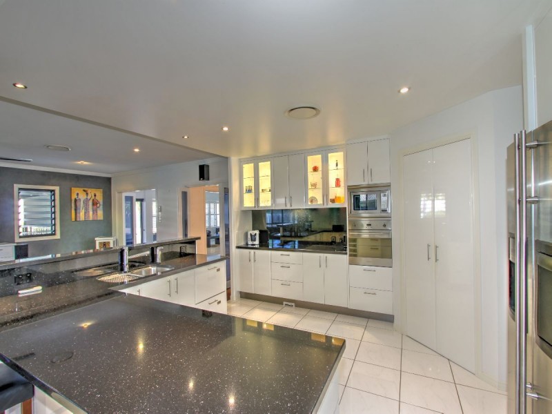 5 Pinehurst Drive, Wondunna QLD 4655