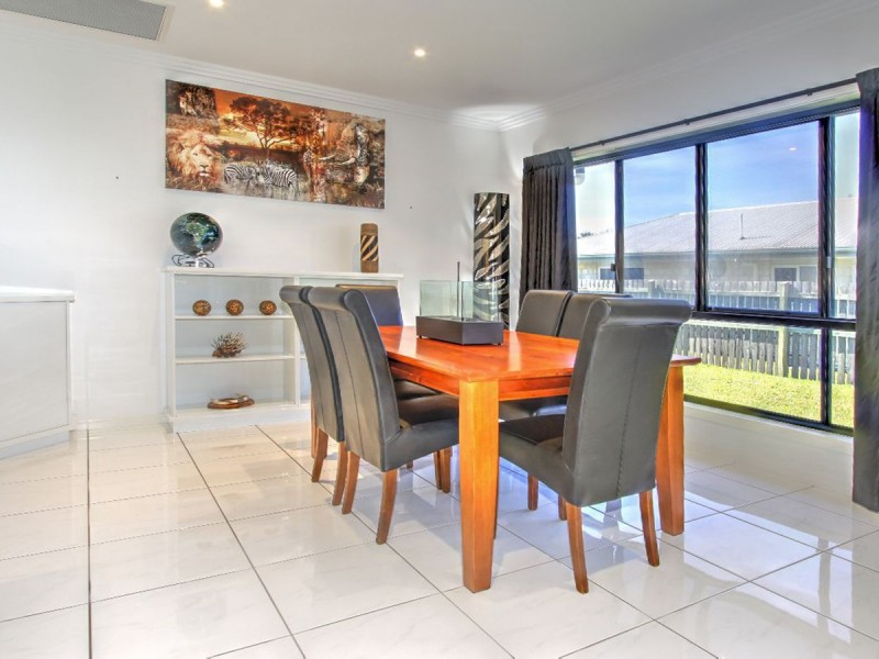 5 Pinehurst Drive, Wondunna QLD 4655