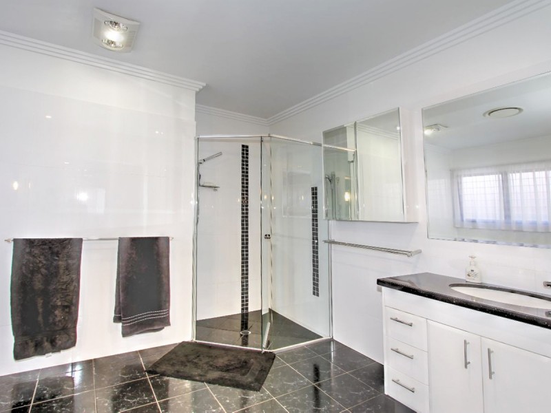 5 Pinehurst Drive, Wondunna QLD 4655