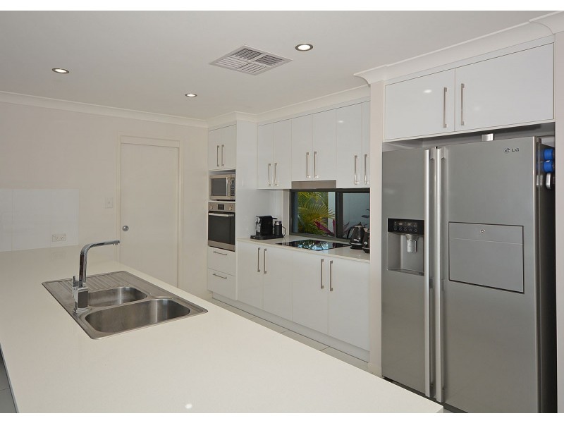 43 Endeavour Way, Eli Waters QLD 4655