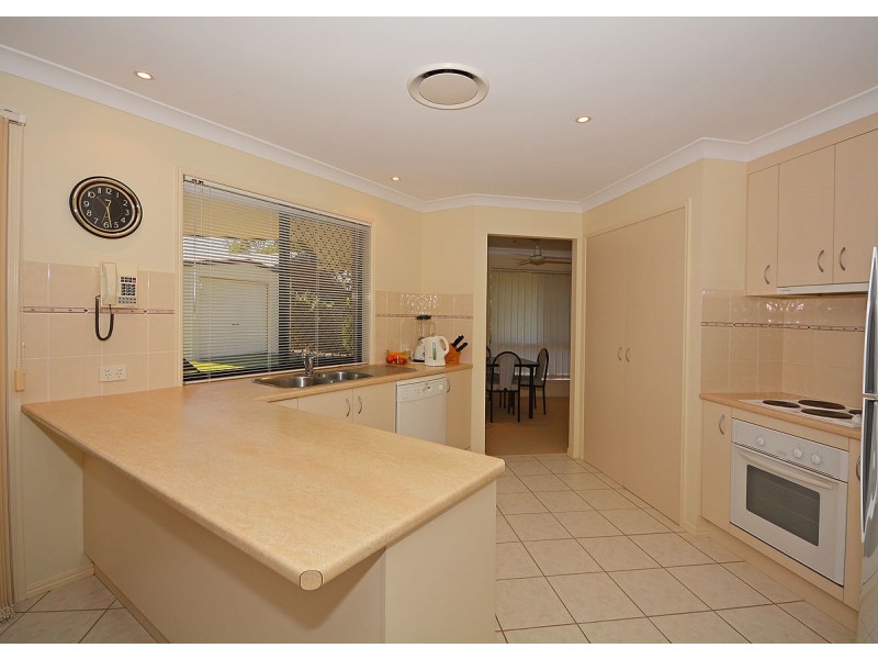 10 Treviso Court, Urangan QLD 4655