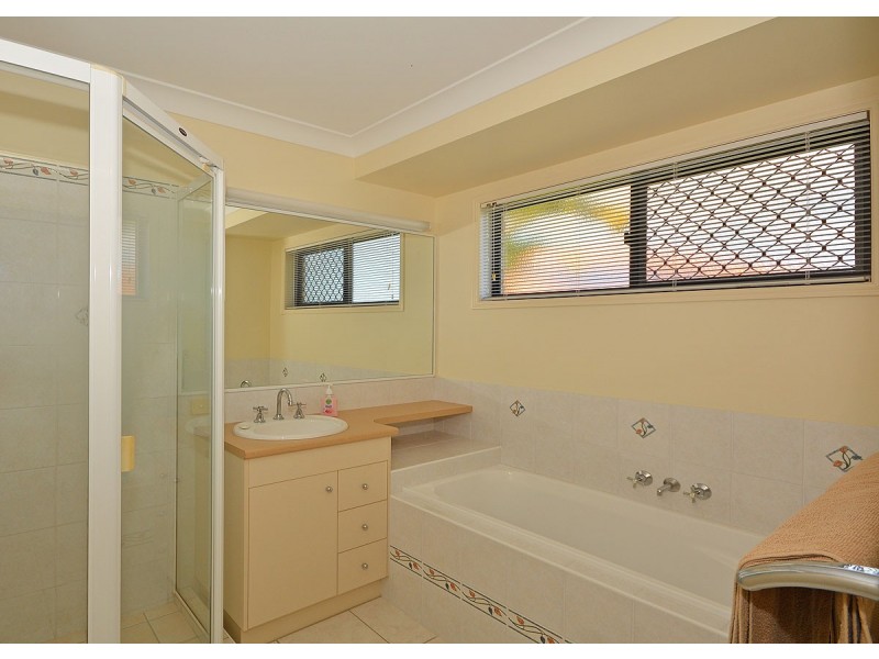 10 Treviso Court, Urangan QLD 4655