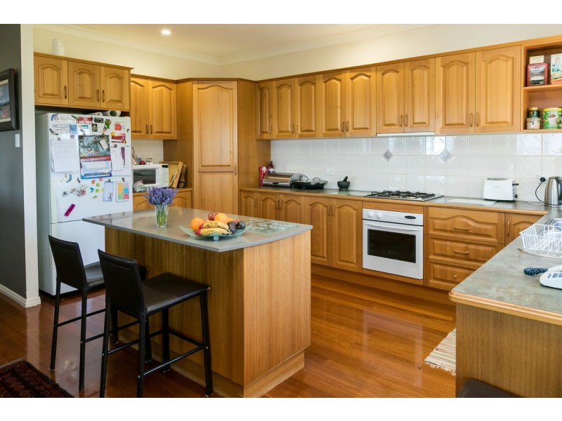 25 Francis Avenue, Booral QLD 4655