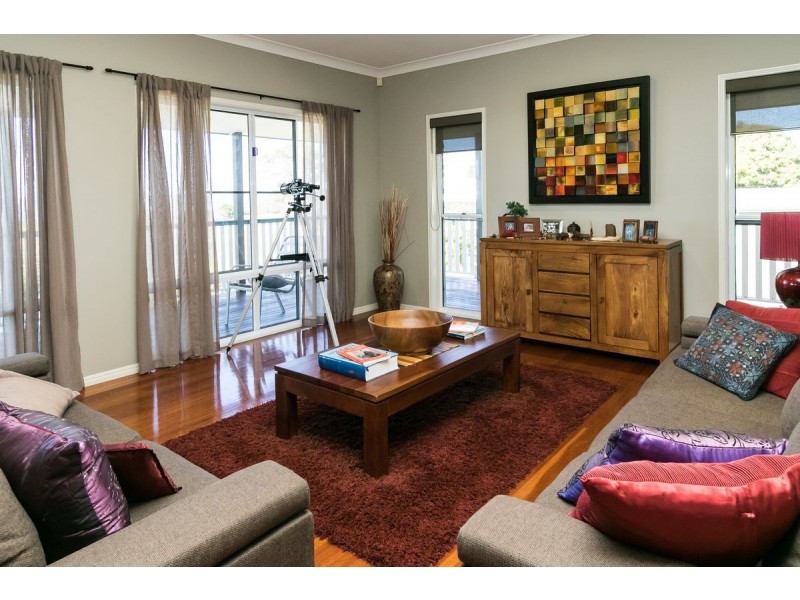 25 Francis Avenue, Booral QLD 4655