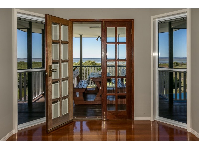 25 Francis Avenue, Booral QLD 4655