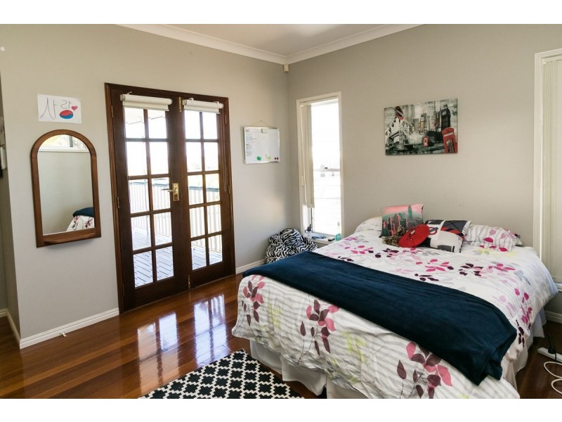 25 Francis Avenue, Booral QLD 4655