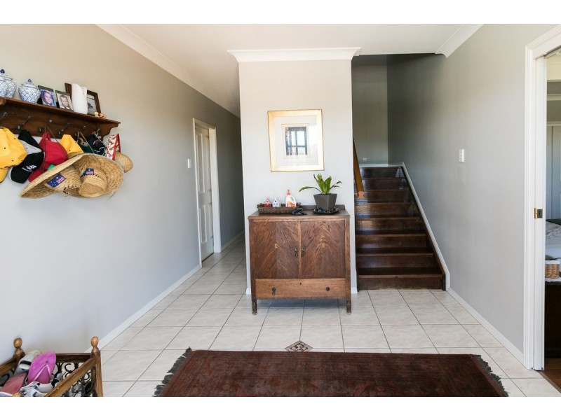 25 Francis Avenue, Booral QLD 4655