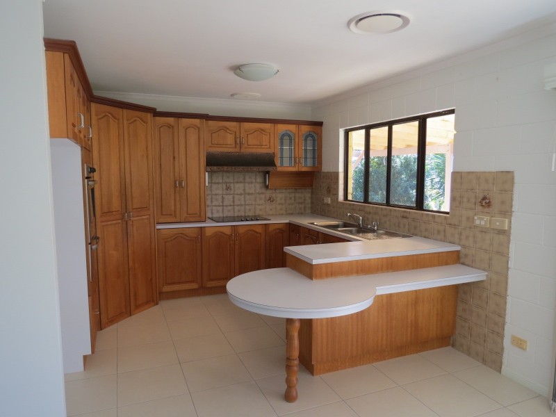 24 Prince Street, Urangan QLD 4655