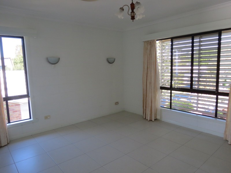 24 Prince Street, Urangan QLD 4655