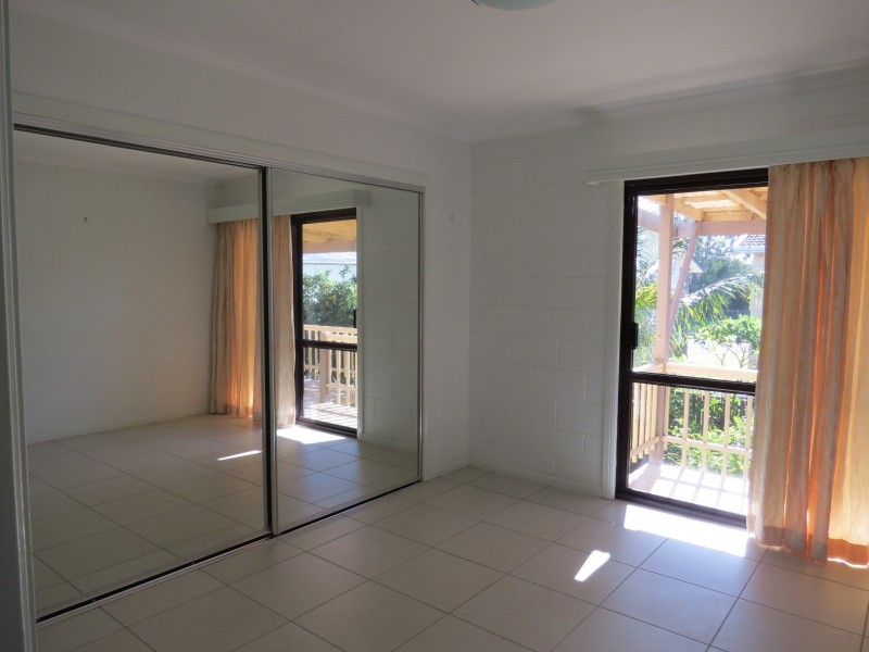 24 Prince Street, Urangan QLD 4655