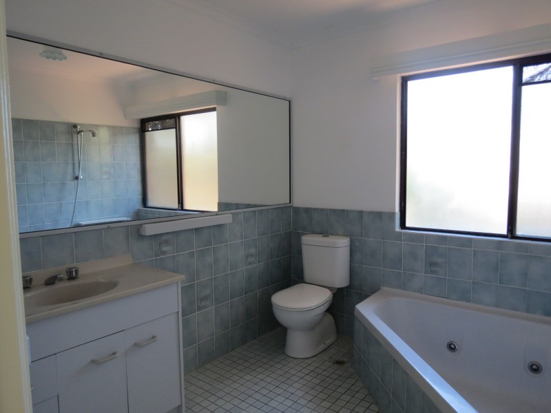 24 Prince Street, Urangan QLD 4655