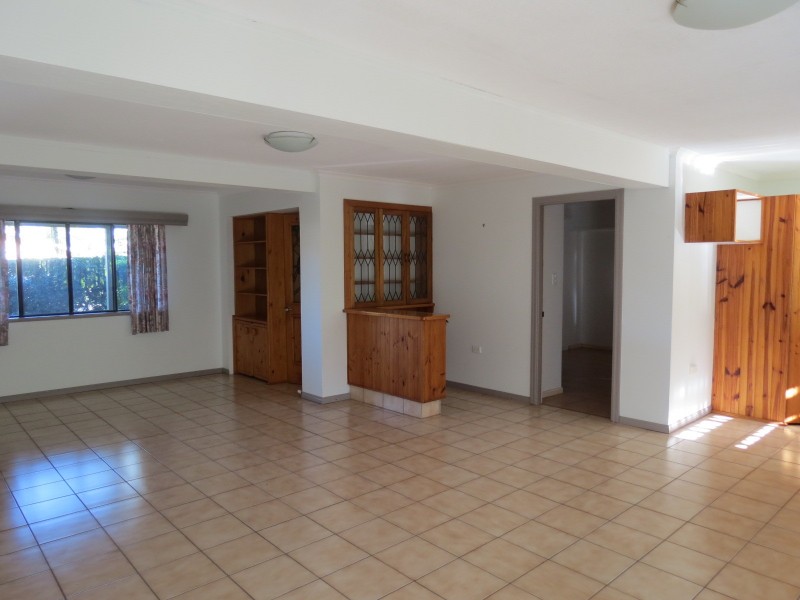 24 Prince Street, Urangan QLD 4655