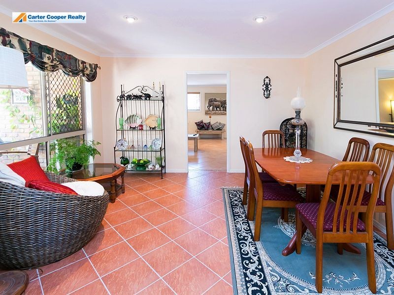 33 Bowerbird Avenue, Eli Waters QLD 4655