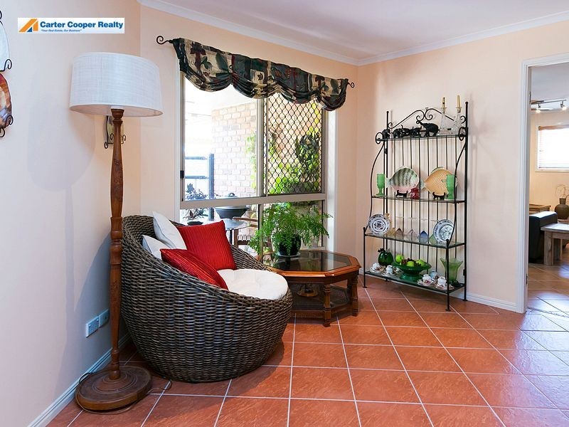 33 Bowerbird Avenue, Eli Waters QLD 4655